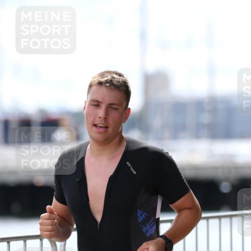16.08.2026 - KN Förde Triathlon 2026 Antke Förster http://msf.ph/oto/9999461 16.08.2026 13:47:08 Laufen  meine-sportfotos.de