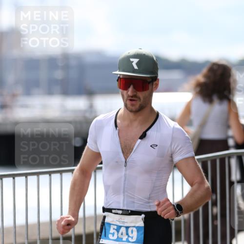 16.08.2026 - KN Förde Triathlon 2026 Antke Förster http://msf.ph/oto/9999471 16.08.2026 13:47:29 Laufen  meine-sportfotos.de