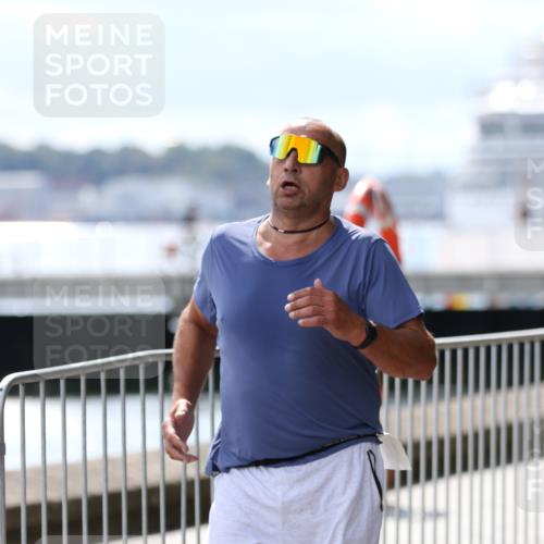16.08.2026 - KN Förde Triathlon 2026 Antke Förster http://msf.ph/oto/9999500 16.08.2026 13:47:59 Laufen  meine-sportfotos.de