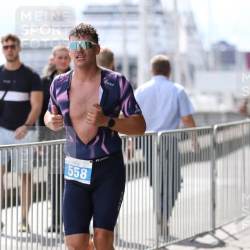 16.08.2026 - KN Förde Triathlon 2026 Antke Förster http://msf.ph/oto/9999508 16.08.2026 13:48:13 Laufen  meine-sportfotos.de