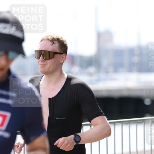 16.08.2026 - KN Förde Triathlon 2026 Antke Förster http://msf.ph/oto/9999521 16.08.2026 13:48:32 Laufen  meine-sportfotos.de