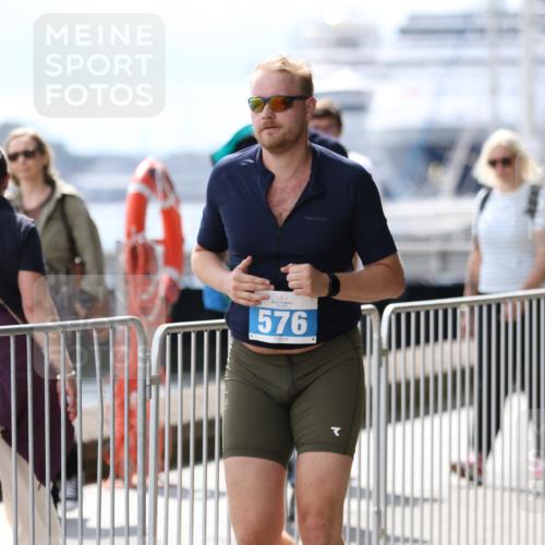 16.08.2026 - KN Förde Triathlon 2026 Antke Förster http://msf.ph/oto/9999528 16.08.2026 13:48:43 Laufen  meine-sportfotos.de