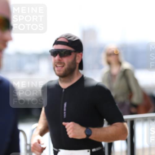 16.08.2026 - KN Förde Triathlon 2026 Antke Förster http://msf.ph/oto/9999533 16.08.2026 13:48:47 Laufen  meine-sportfotos.de