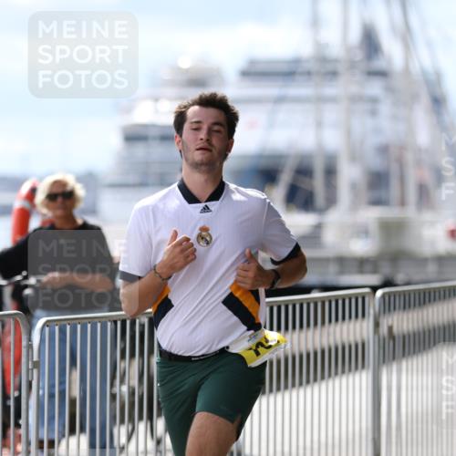 16.08.2026 - KN Förde Triathlon 2026 Antke Förster http://msf.ph/oto/9999556 16.08.2026 13:49:12 Laufen  meine-sportfotos.de