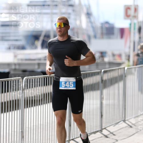 16.08.2026 - KN Förde Triathlon 2026 Antke Förster http://msf.ph/oto/9999561 16.08.2026 13:49:19 Laufen  meine-sportfotos.de