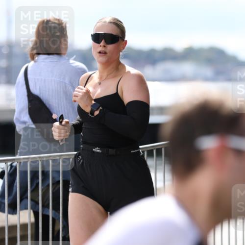 16.08.2026 - KN Förde Triathlon 2026 Antke Förster http://msf.ph/oto/9999580 16.08.2026 13:49:45 Laufen  meine-sportfotos.de