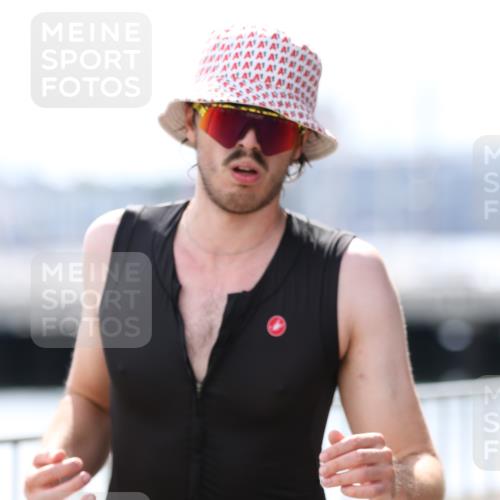 16.08.2026 - KN Förde Triathlon 2026 Antke Förster http://msf.ph/oto/9999590 16.08.2026 13:49:51 Laufen  meine-sportfotos.de
