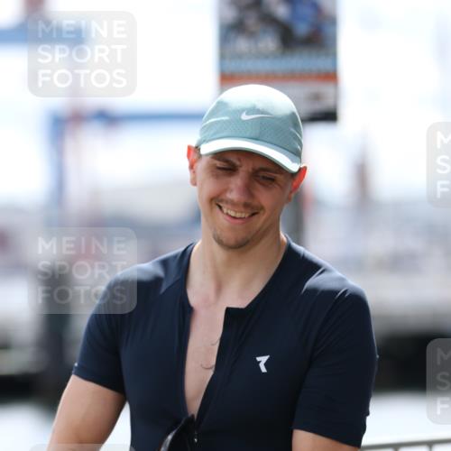 16.08.2026 - KN Förde Triathlon 2026 Antke Förster http://msf.ph/oto/9999610 16.08.2026 13:50:05 Laufen  meine-sportfotos.de