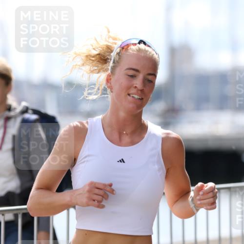 16.08.2026 - KN Förde Triathlon 2026 Antke Förster http://msf.ph/oto/9999657 16.08.2026 13:51:10 Laufen  meine-sportfotos.de