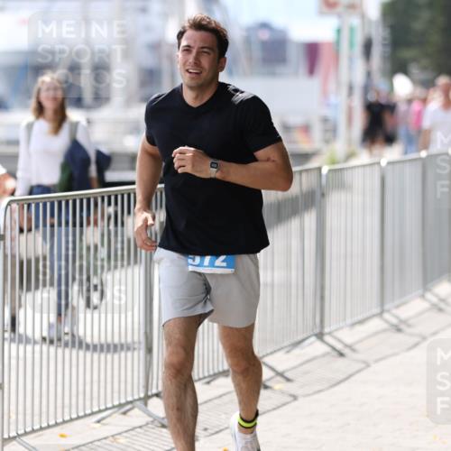 16.08.2026 - KN Förde Triathlon 2026 Antke Förster http://msf.ph/oto/9999665 16.08.2026 13:51:19 Laufen  meine-sportfotos.de