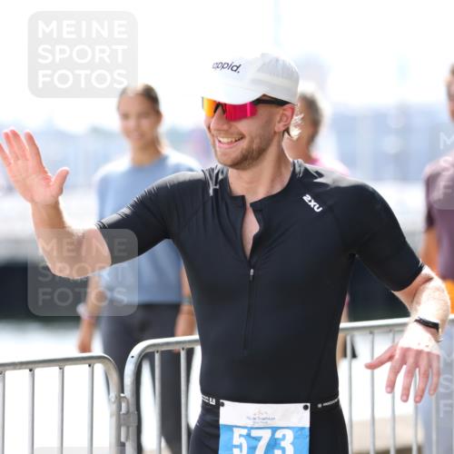 16.08.2026 - KN Förde Triathlon 2026 Antke Förster http://msf.ph/oto/9999761 16.08.2026 13:53:15 Laufen  meine-sportfotos.de