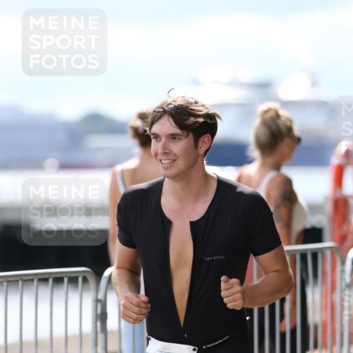 16.08.2026 - KN Förde Triathlon 2026 Antke Förster http://msf.ph/oto/9999772 16.08.2026 13:53:24 Laufen  meine-sportfotos.de