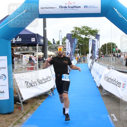 16.08.2026 - KN Förde Triathlon 2026 Markus Tischler http://msf.ph/oto/9999893 16.08.2026 12:15:26 Ziel 327, 352, 327, 352 meine-sportfotos.de